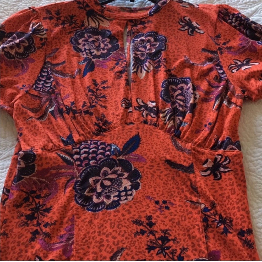 Free People “Hear Me Roar” Top ~ NWOT size M $4.99 Shipping Applied :> - Picture 2 of 8